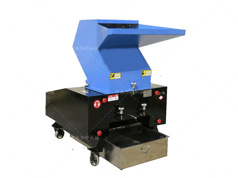 強(qiáng)力塑料粉碎機(jī)